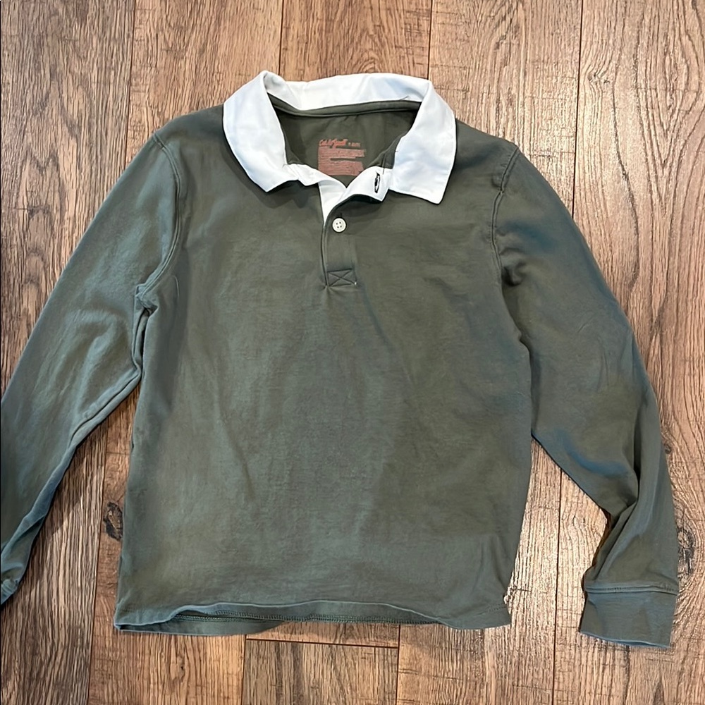 Boys long sleeve size 6/7.